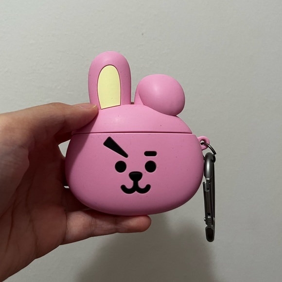 BT21 KOOKY 2nd Gen Apple AirPods case - Picture 1 of 2